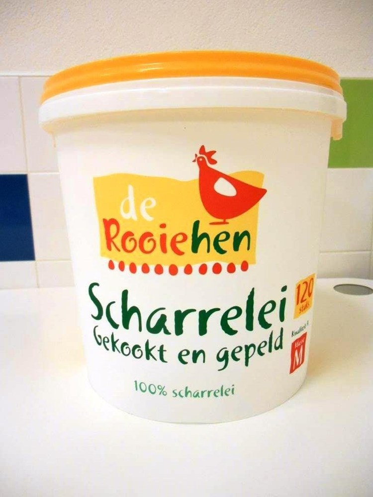 De Rooie Hen Gekookte gepelde eieren medium